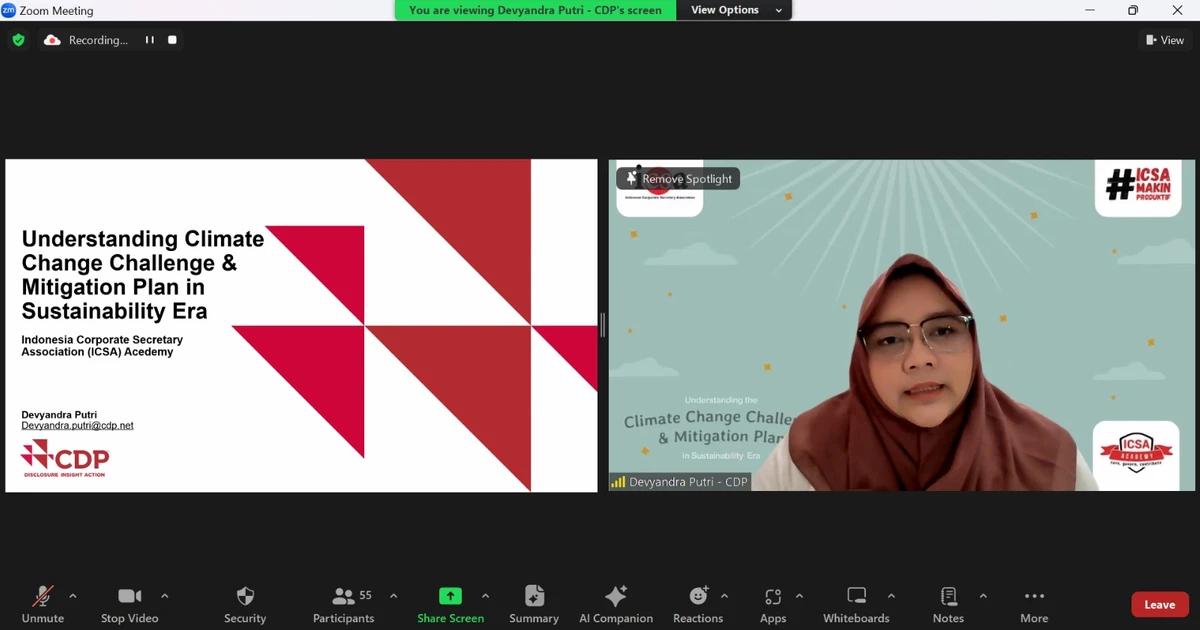 Kamis, 27 Juni 2024 – Indonesia Corporate Secretary Association (ICSA) mengadakan webinar non-regulatory “Understanding the Climate Change Challenge & Mitigation Plan in Sustainability Era” Rabu, (26/6). Senior Policy and Public Affairs Officer Carbon Disclosure Project (CDP) Devyandra Putri menjadi narasumber dalam webinar ini.

Untuk dapat mewujudkan bisnis yang berkelanjutan, sekretaris perusahaan diharapkan dapat memahami lebih dalam tentang peran strategis industri dalam mitigasi perubahan iklim dan bagaimana kolaborasi antara sektor swasta, pemerintah, dan masyarakat dapat mempercepat transisi menuju ekonomi rendah karbon.

Dengan webinar ini  diharapkan 89 peserta yang hadir semakin dapat memahami peran industri dalam perubahan iklim dan menerapkan strategi mitigasi yang efektif, serta praktik industri yang berkelanjutan.<br>
                  