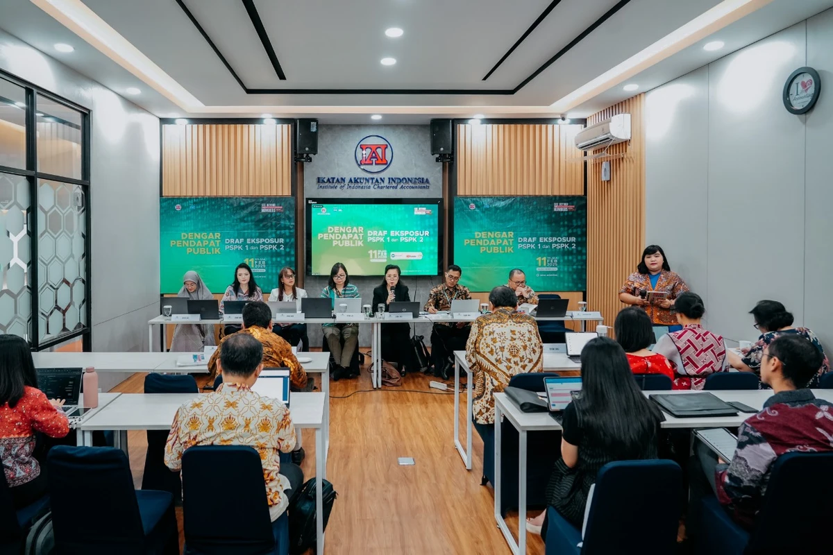 Kamis, 13 Februari 2025 – Ketua Umum Indonesia Corporate Secretary Association (ICSA) Katharine Grace menghadiri acara "Dengar Pendapat Publik DE PSPK 1 dan PSPK 2", Selasa, 11 Februari 2025, di Grha Akuntan, Jakarta. Acara ini diselenggarakan oleh Ikatan Akuntan Indonesia (IAI) untuk mengumpulkan masukan dan tanggapan dari publik terkait dengan draf eksposur PSPK 1 dan PSPK 2.

Acara dengar pendapat ini juga diharapkan bisa meningkatkan kesadaran perusahaan di Indonesia untuk bersama-sama mulai mempersiapkan dan menggerakkan ekosistem keberlanjutan. Sehingga pada rencana pemberlakuan standar pengungkapan informasi keuangan pada 1 Januari 2027, perusahaan-perusahaan di Indonesia sudah dapat mengimplementasikannya dengan baik.<br>
                  